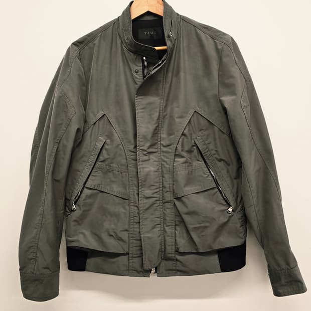 TIME 타임옴므 남성 카키색 자켓.
싸이즈 95
