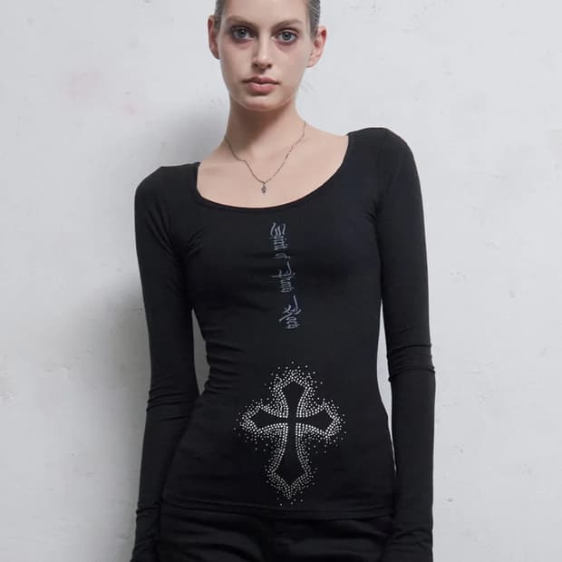 힐다 크로스 핫픽스 롱 슬리브