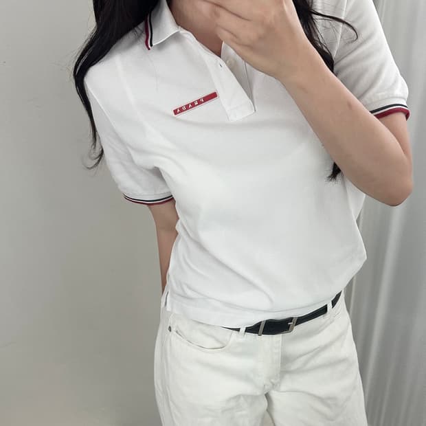 프라다 리네아 로사 화이트 배색 카라 티셔츠