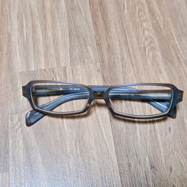 일본 工OO房  뿔테안경