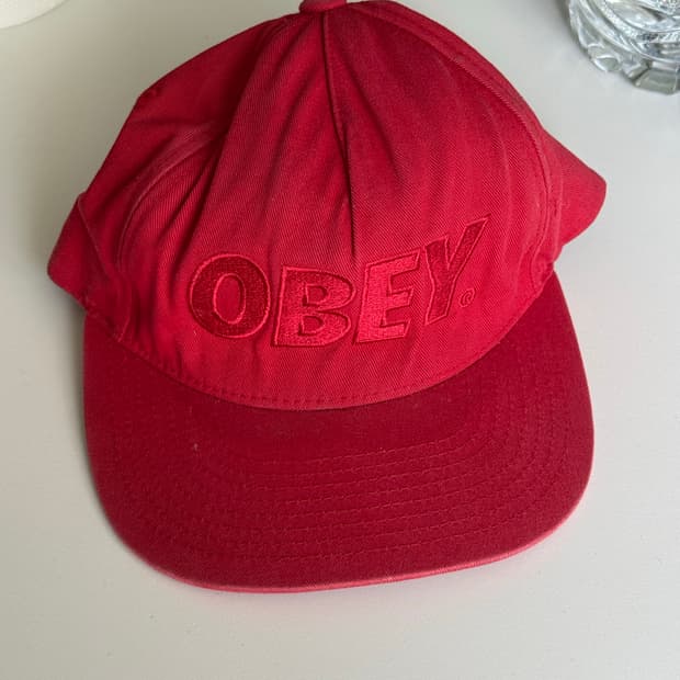 Obey 레드 스냅백
