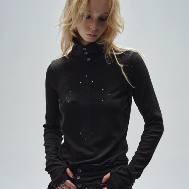 Wearandtear 웨어앤티어 십자가 목폴라 구해요!!