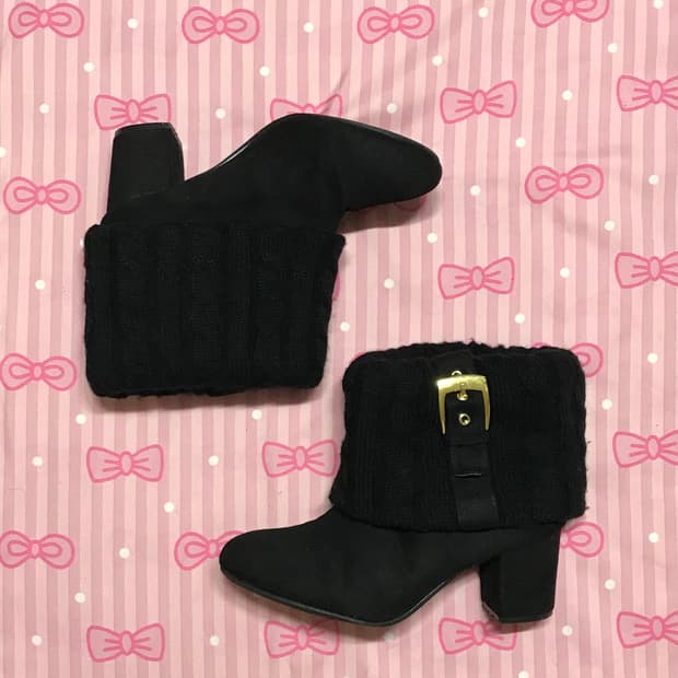 블랙 스웨이드 니트 버클 앵클부츠