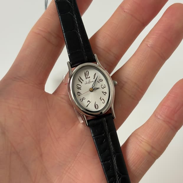 1990s Chiffon Silver Oval Ladies Quartz