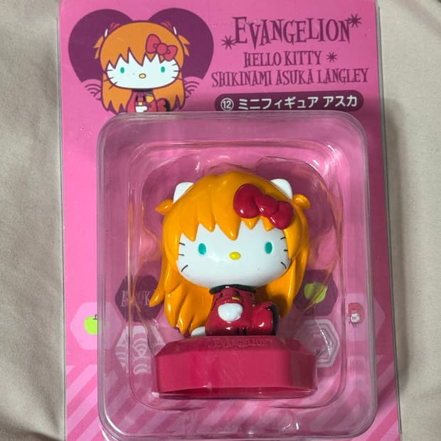 에반게리온 헬로키티 아스카 피규어