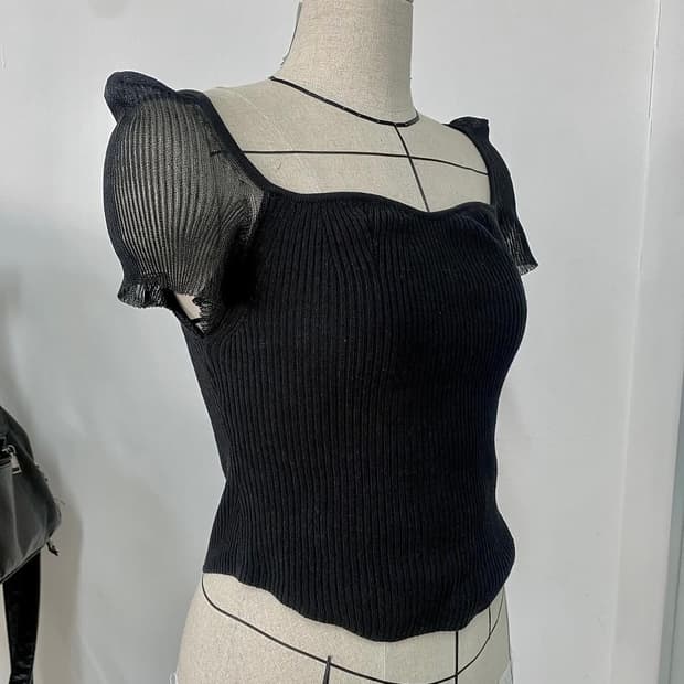 SHEER SLEEVE KNIT BLOUSE