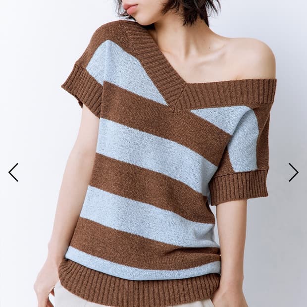V Neck Stripe Knit Brown 러프넥 스트라이프 니트 상의