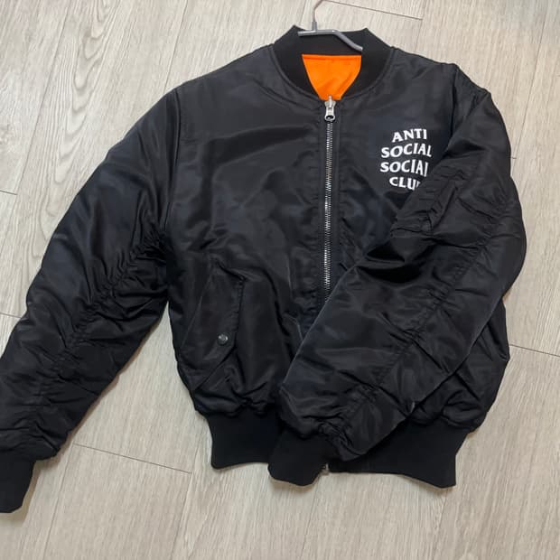 안티 소셜 소셜 클럽 봄버 s