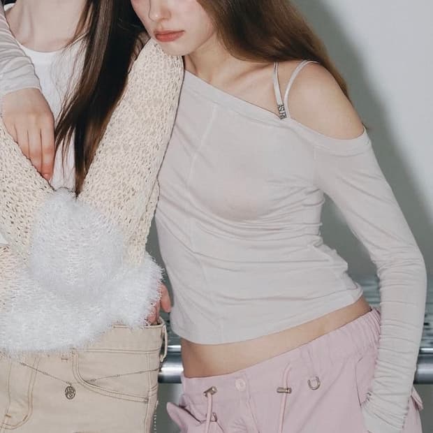 오프숄더 긴팔