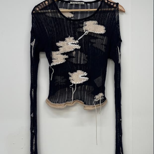 아크네 스튜디오 플라워 니트 스웨터