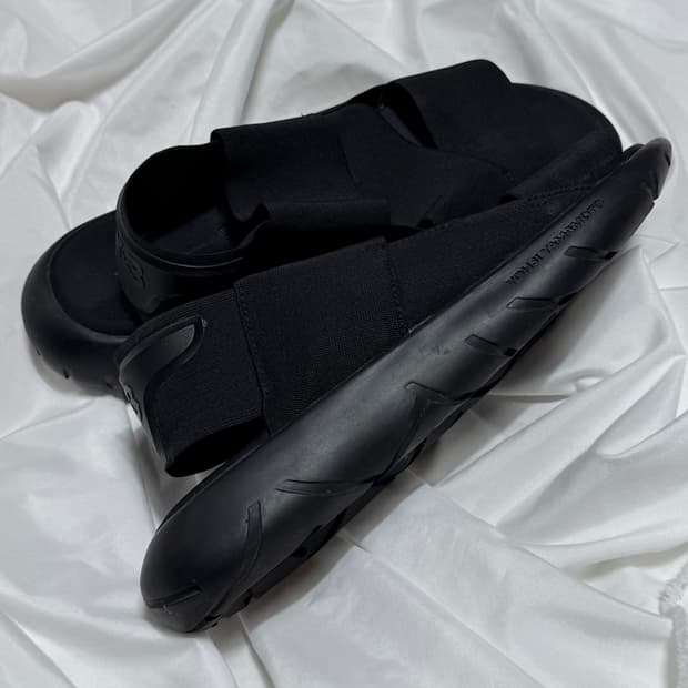 Y-3 콰사 샌들 트리플블랙 