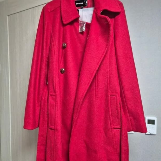 빨간색 코트 새상품 EXPRESS