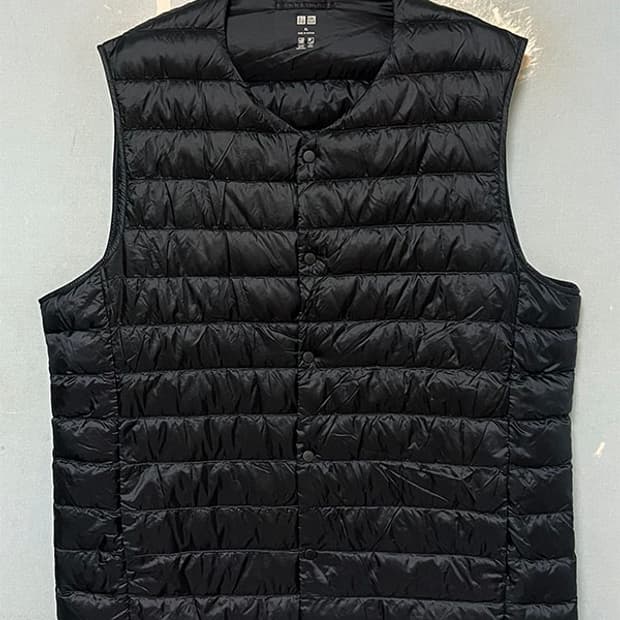 유니클로 남자 경량 패딩조끼 새상품 덕다운 XL 105