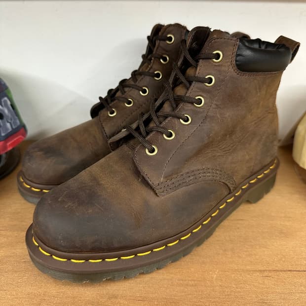 닥터마틴 939 부츠 ‘하비스트 브라운’