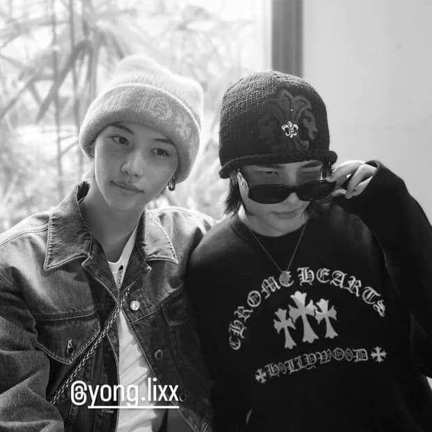 크롬하츠 플레어 참 캐시미어 비니