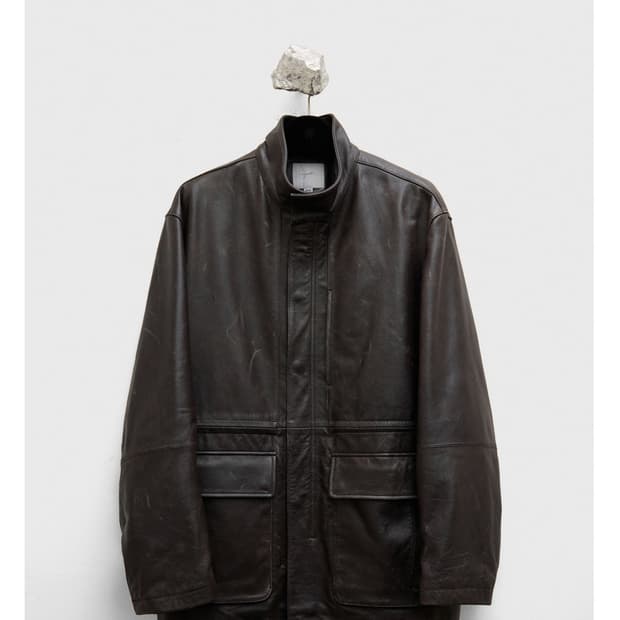 (구매)유스youth 26ss 하이넥레더 하프코트