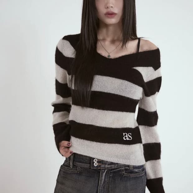 애즈온 포니 스트라이프 니트 black
