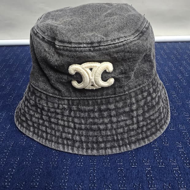 셀린느 데님 벙거지 모자 . 버킷