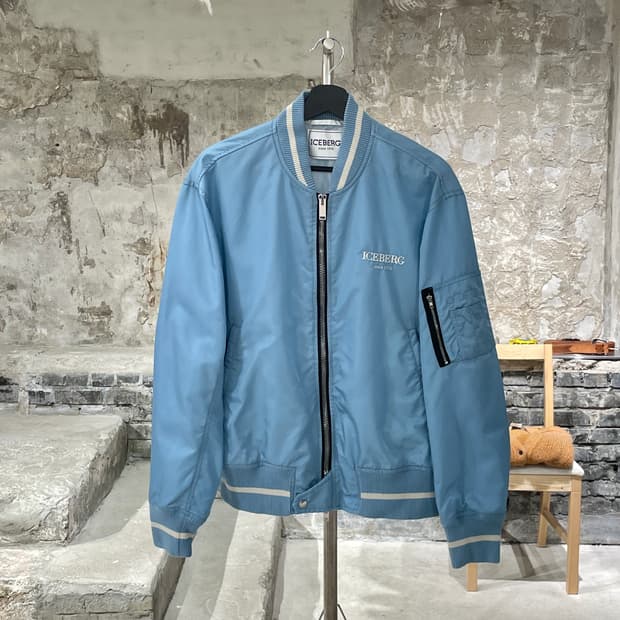 아이스버그 스카이 블루 유틸리티 봄버 자켓