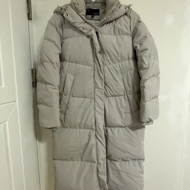 게스 롱패딩 XS (실착용 사이즈 S) 본인54kg