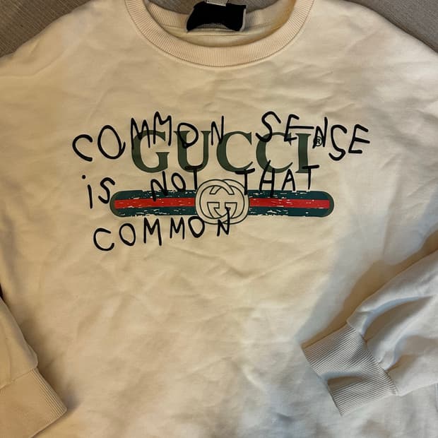 구찌 맨투맨 아이보리