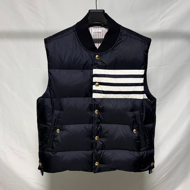 [S+급/3] 톰브라운 사선완장 매트 나일론 조끼패딩 네이비