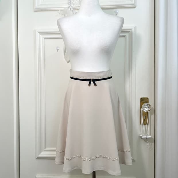 beigeivory brown line bow point midi sk