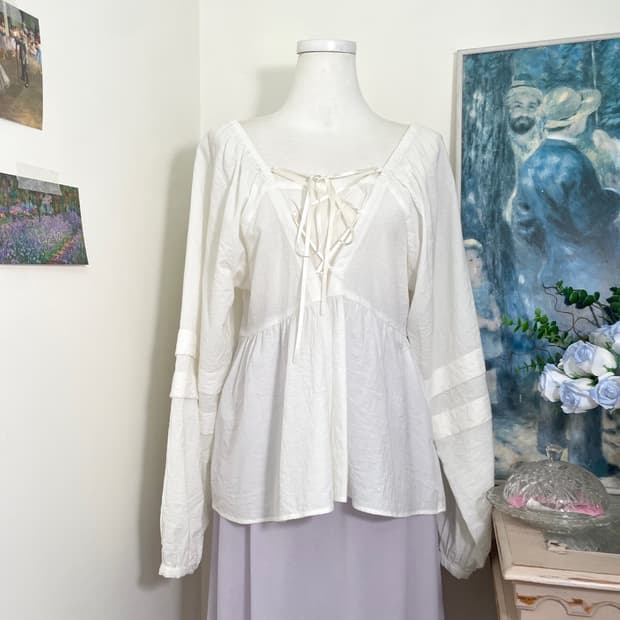 white bow lace-up square-neck blouse