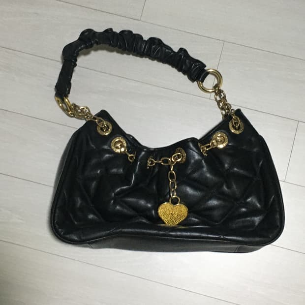 러브캣 퀄팅 체인 숄더백(정품100%)