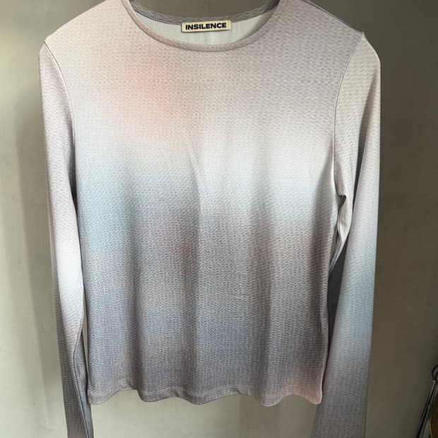 인사일런스 우먼 스머징 그래픽 탑 긴팔티 s