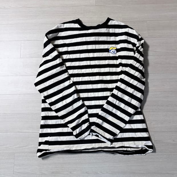 이벳필드 스트라이프 긴팔티