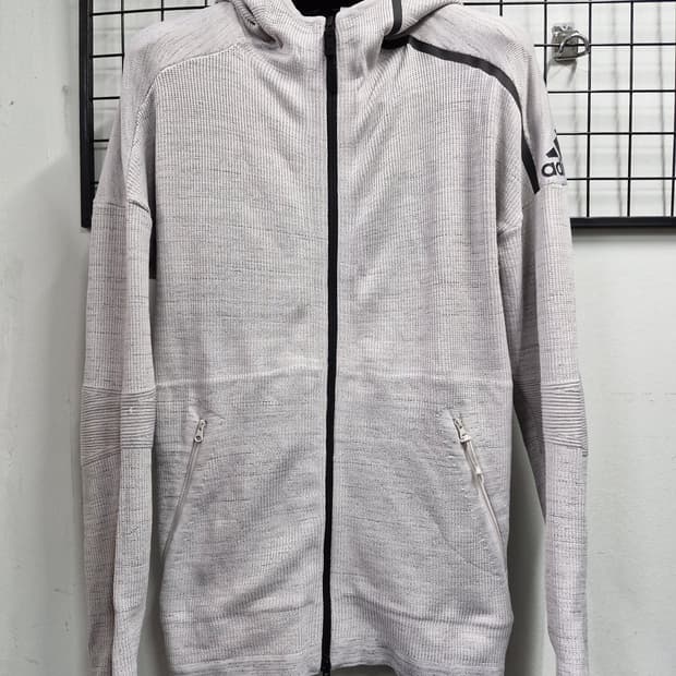 100L 아디다스 ZNE 니트 후드 집업.
