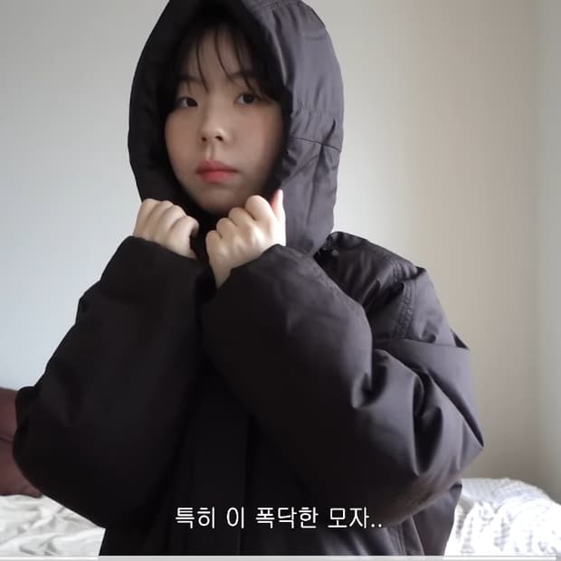 유니클로U 퍼프테크 볼륨파카 S 다크그레이 (연늘템)