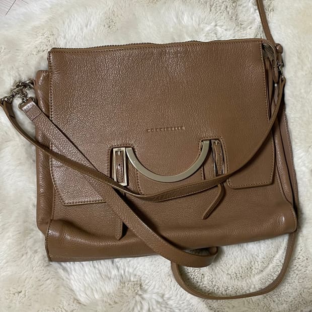 코치넬리 가죽 토트백