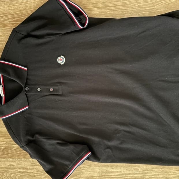 몽클레르 24ss 블랙 폴로셔츠