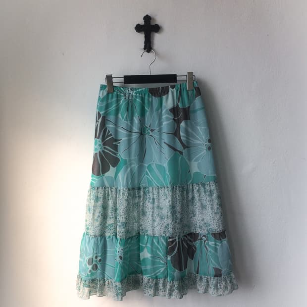 Pattern patch work midi skirt