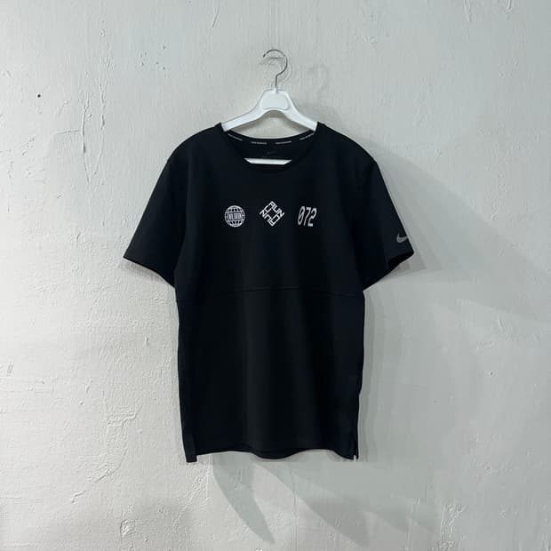  나이키 러닝 반팔티 95