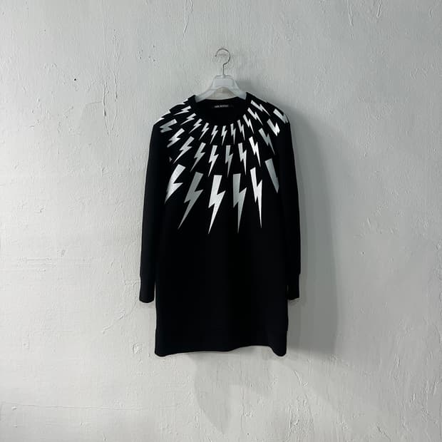 닐바렛 썬더볼트 롱맨투맨 여성XS