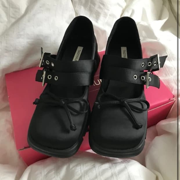 타크트로이메 윈저 새틴 로퍼 새상품 235