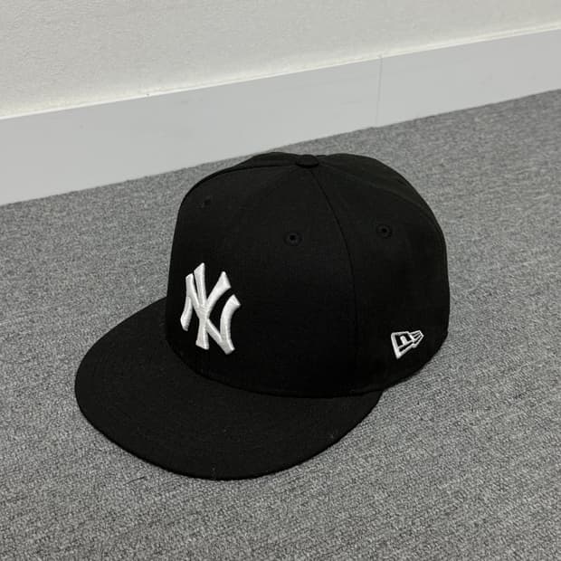 758) 뉴에라 MLB 뉴욕 양키스 베이직 59피프티 피티드 캡