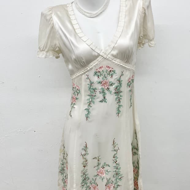 실크 자수 로즈 원피스