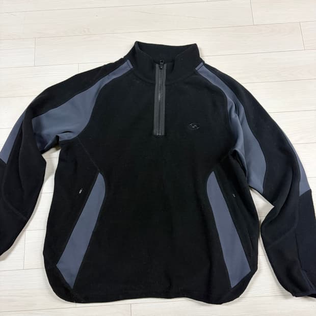 산산기어 하프 집업 플리스 블랙