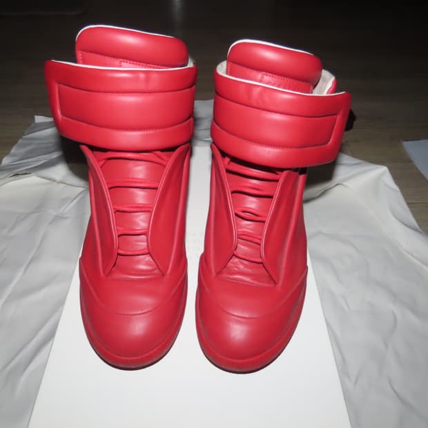 마르지엘라 퓨처 하이탑 레드