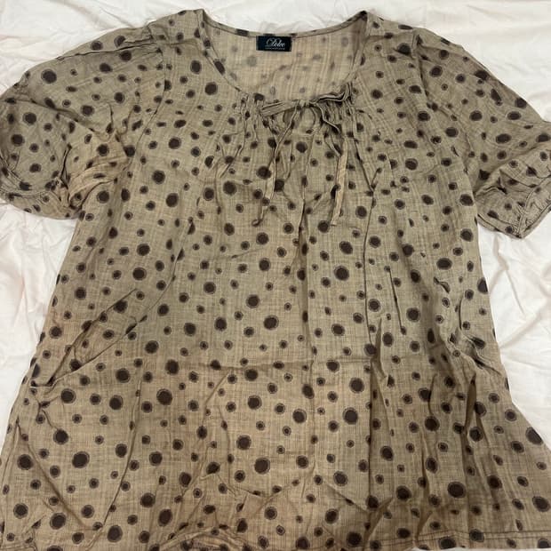 모리걸 브라운 도트 블라우스