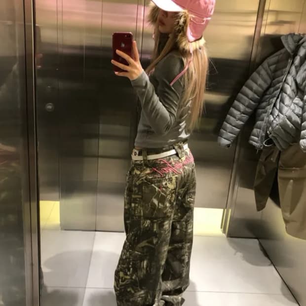 논콜맨션 핑크 레터링 팬츠