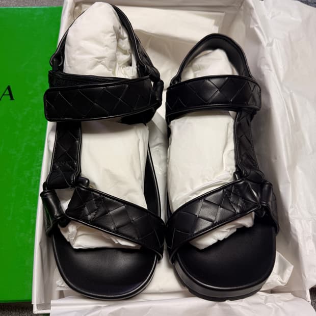 Bottega Veneta 보테가 베네타 트립 샌들 블랙