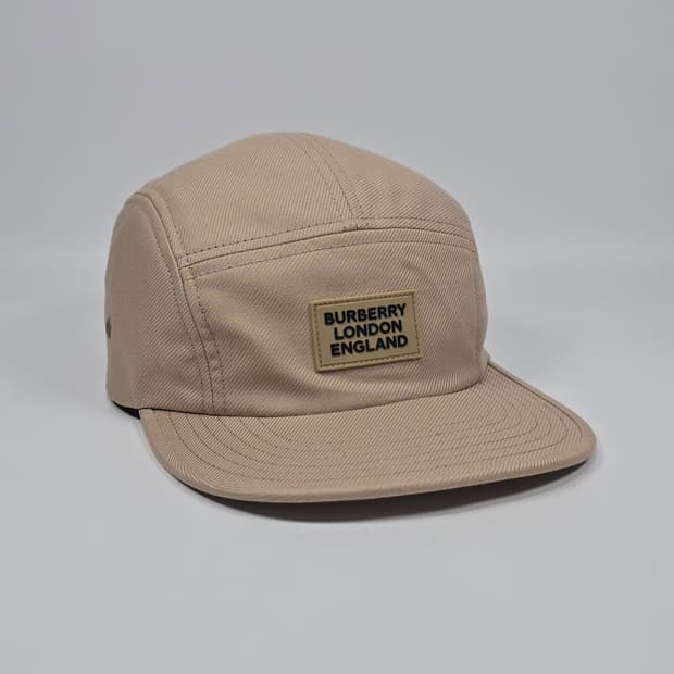 버버리 아플리케 캠프 로고 코튼 스냅백 ( 56cm )