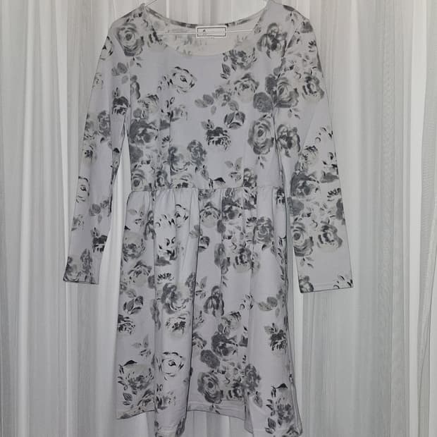 rope picnic 로즈 화이트 패턴 원피스 니혼진 공겜여주 히메갸루