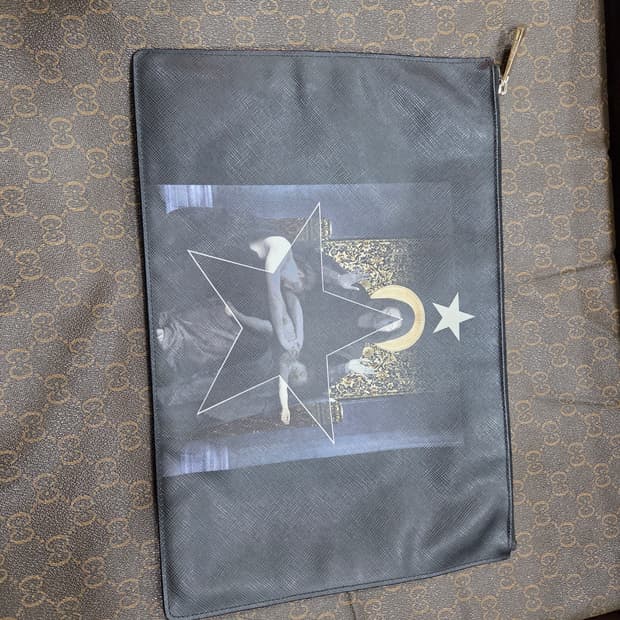 지방시 마리아 클러치