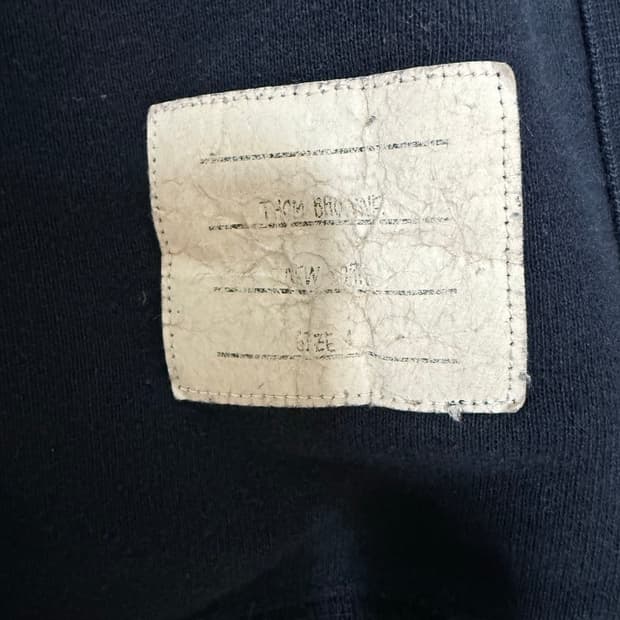 톰브라운 4사이즈 맨투맨 판매합니다